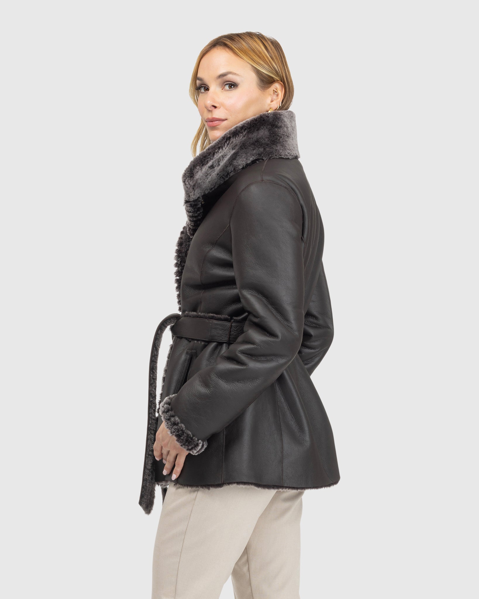 #Color_BROWN BRISA