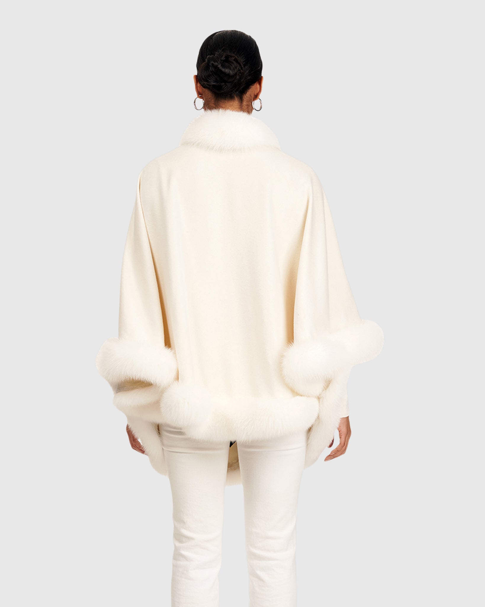 #Color_IVORY