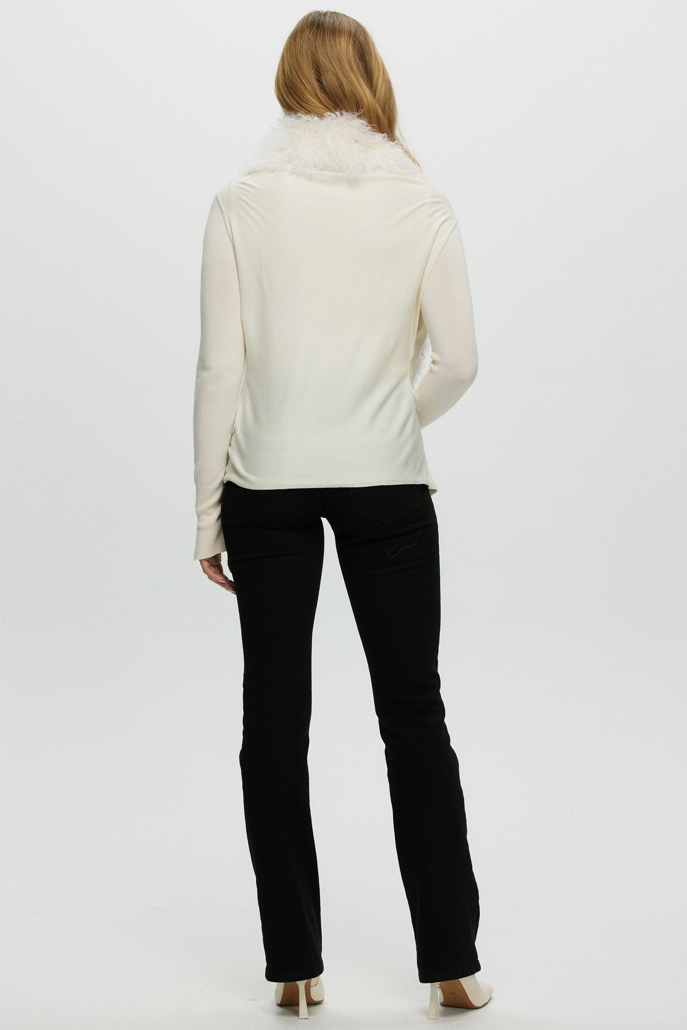 #Color_IVORY