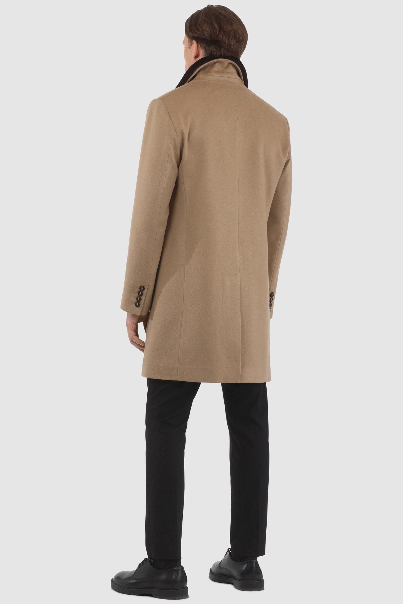 Manteau court pour homme en cachemire Loro Piana avec col amovible en peau lainée d'agneau sélectionnée