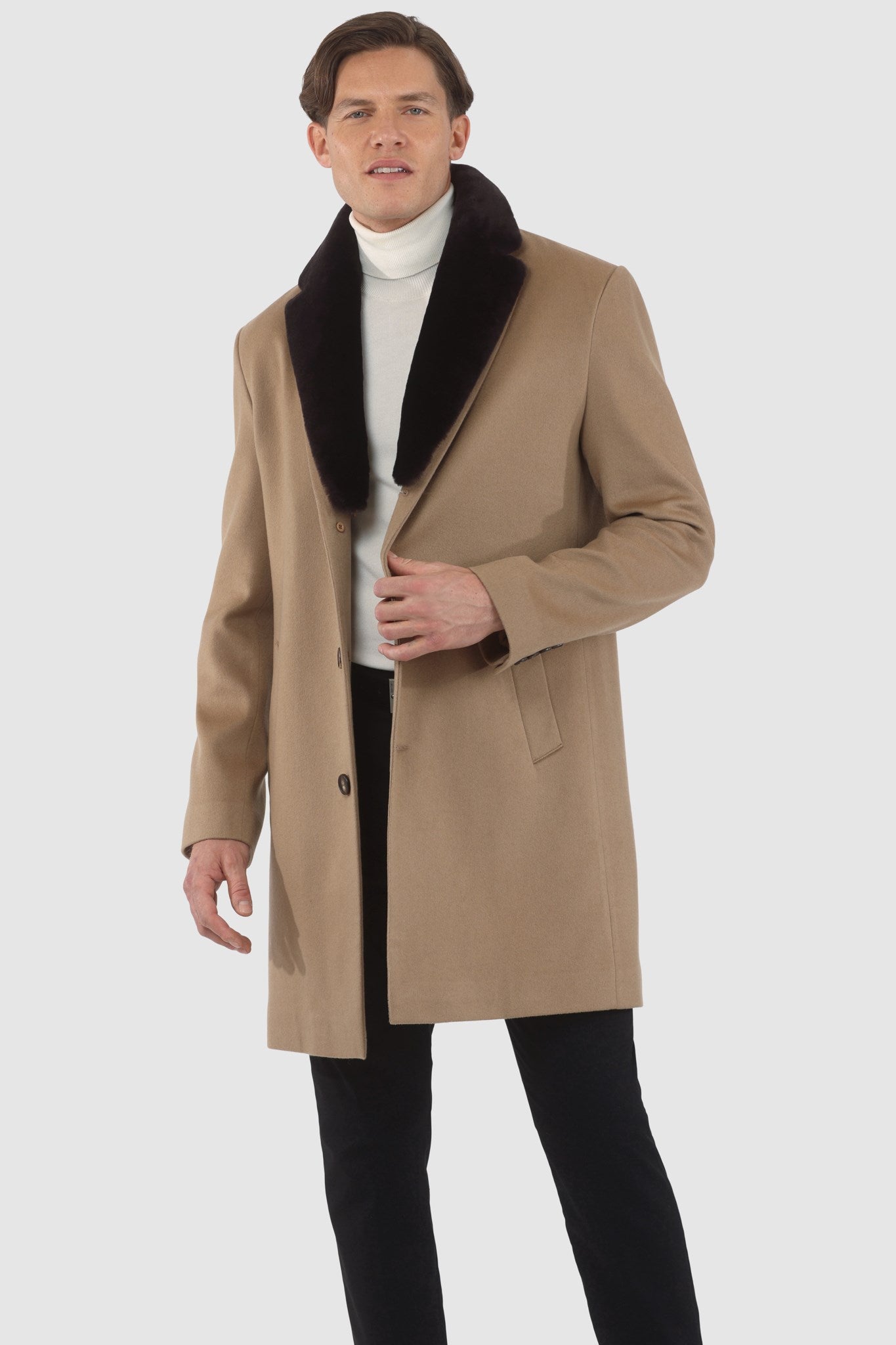 Manteau court pour homme en cachemire Loro Piana avec col amovible en peau lainée d'agneau sélectionnée