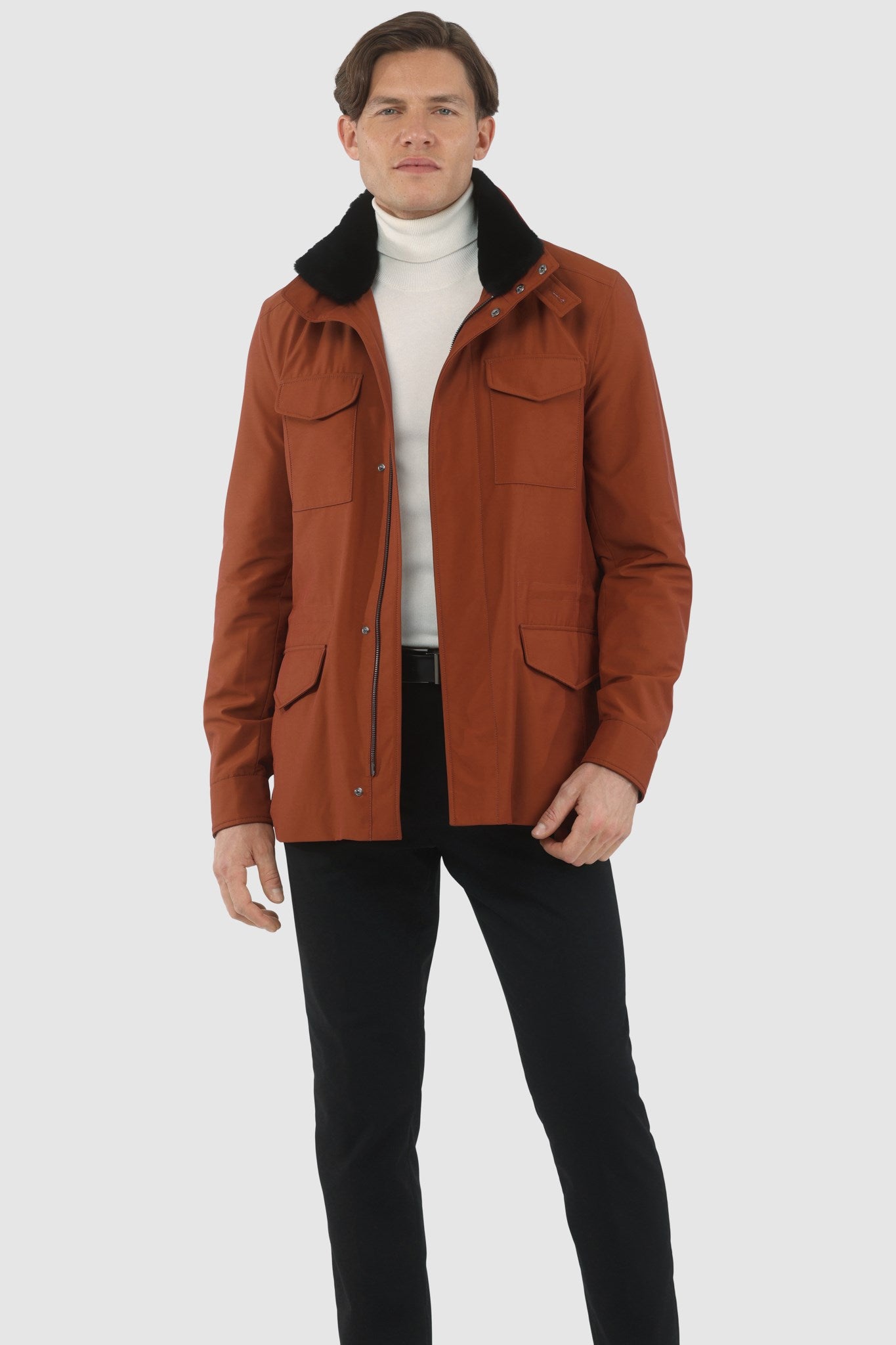 Veste pour homme confectionnée en tissu Loro Piana Storm System avec col amovible en peau lainée et capuche dissimulée