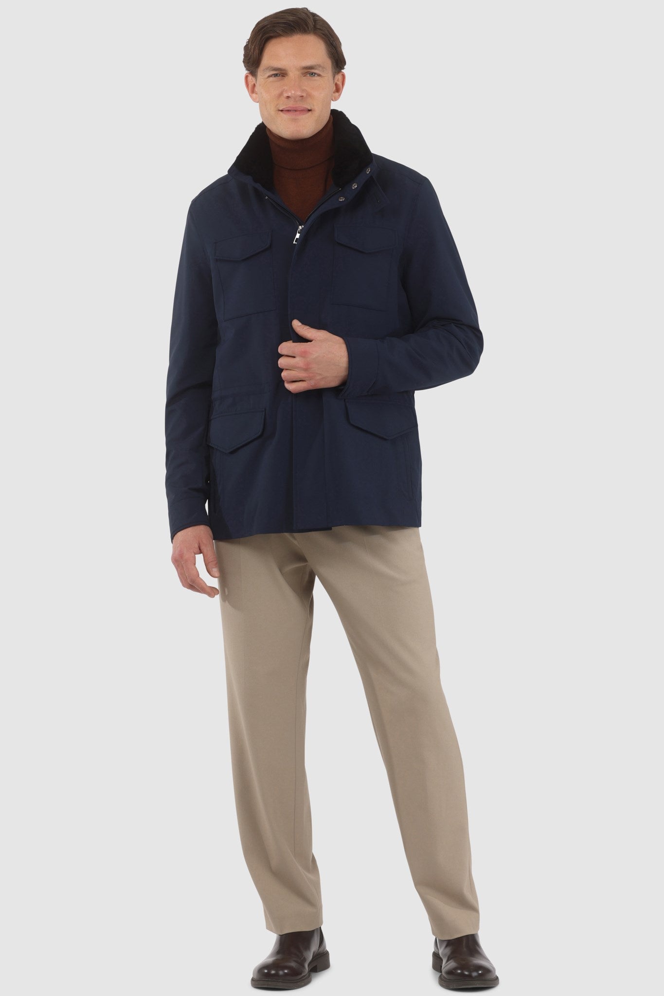 Veste pour homme confectionnée en tissu Loro Piana Storm System avec col amovible en peau lainée et capuche dissimulée