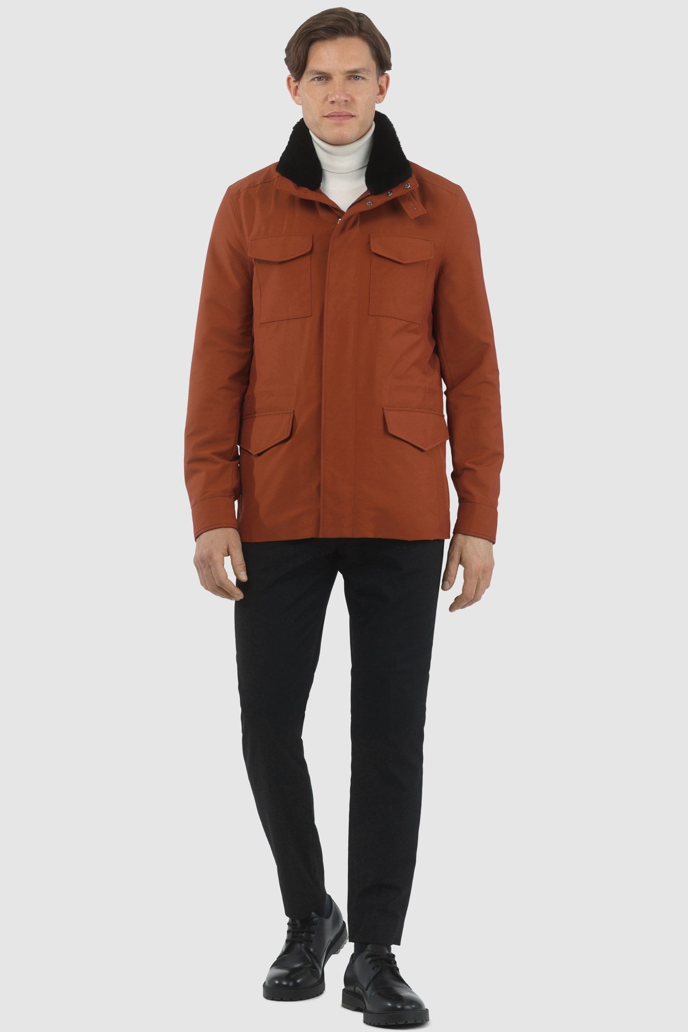 Veste pour homme confectionnée en tissu Loro Piana Storm System avec col amovible en peau lainée et capuche dissimulée