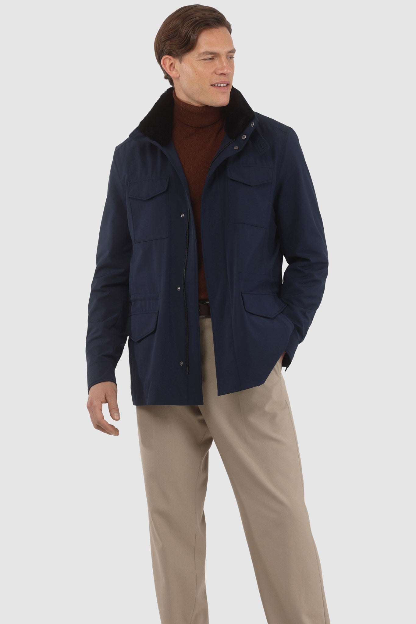 Veste pour homme confectionnée en tissu Loro Piana Storm System avec col amovible en peau lainée et capuche dissimulée