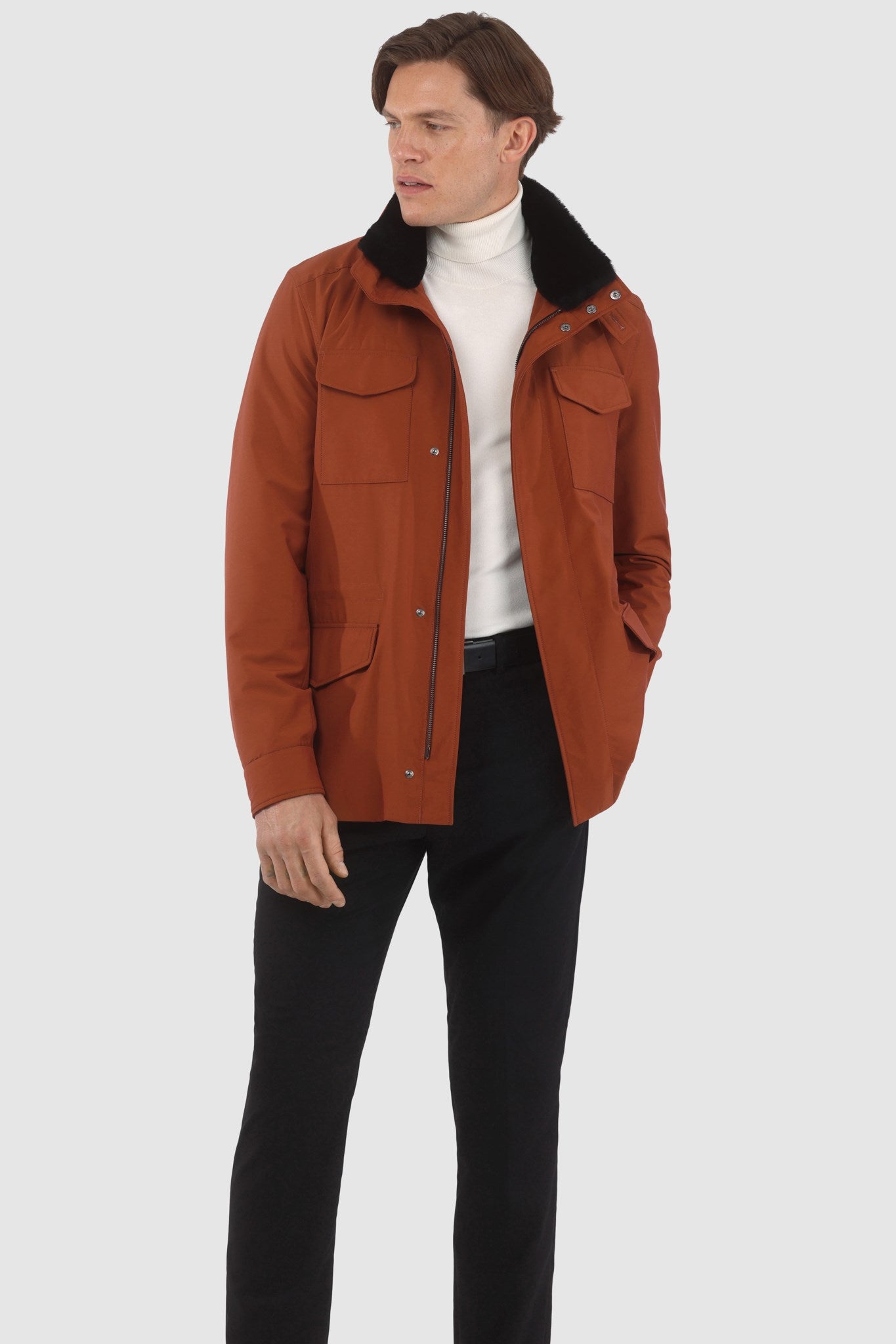 Veste pour homme confectionnée en tissu Loro Piana Storm System avec col amovible en peau lainée et capuche dissimulée