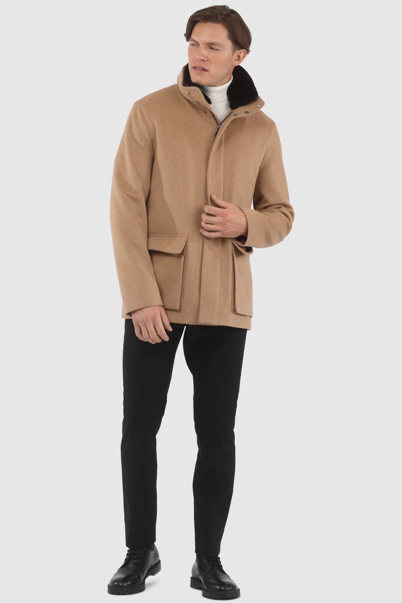 Veste pour homme confectionnée en laine Loro Piana avec col amovible en peau lainée d'agneau sélectionnée