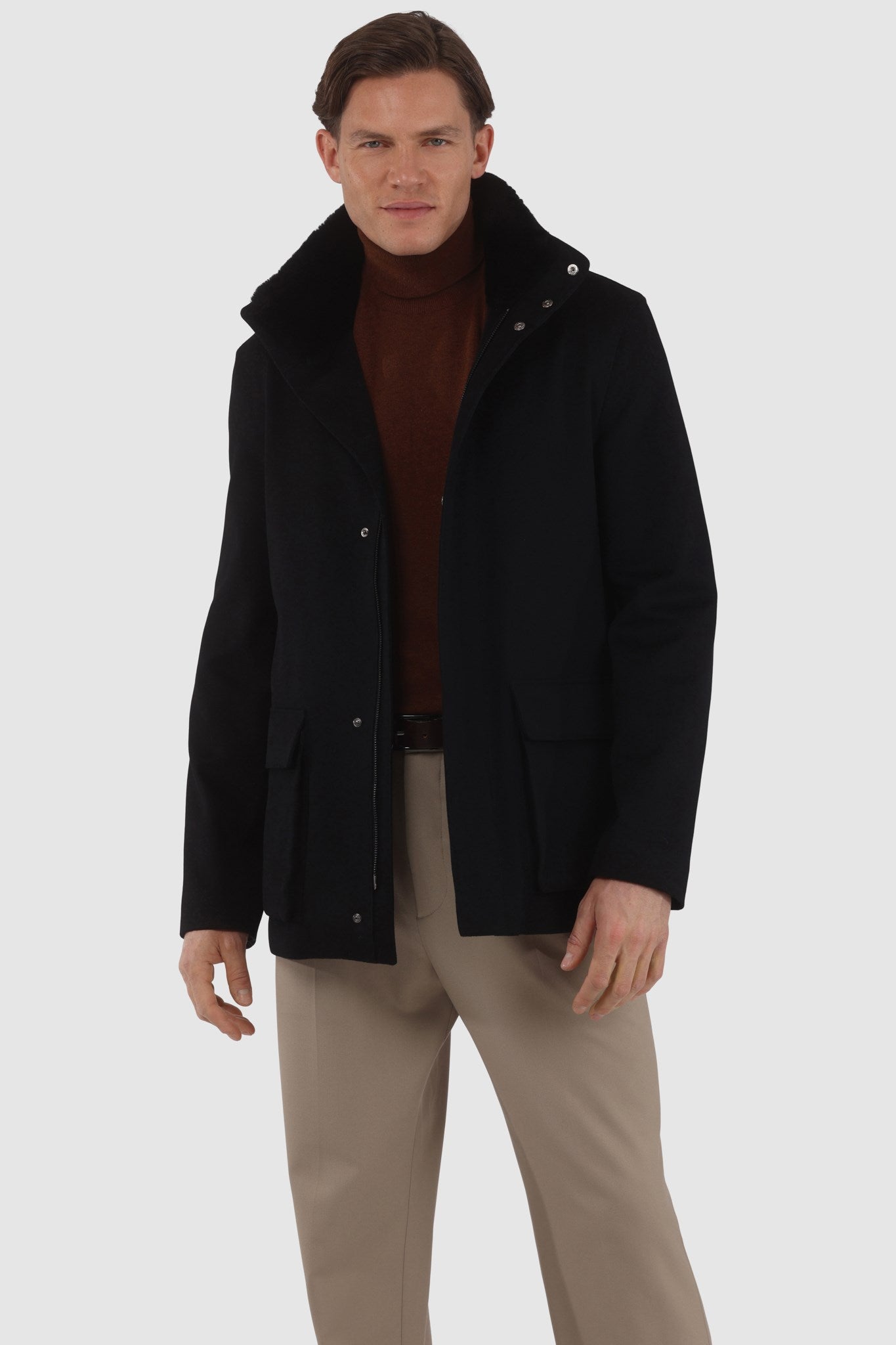 Veste pour homme confectionnée en laine Loro Piana avec col amovible en peau lainée d'agneau sélectionnée