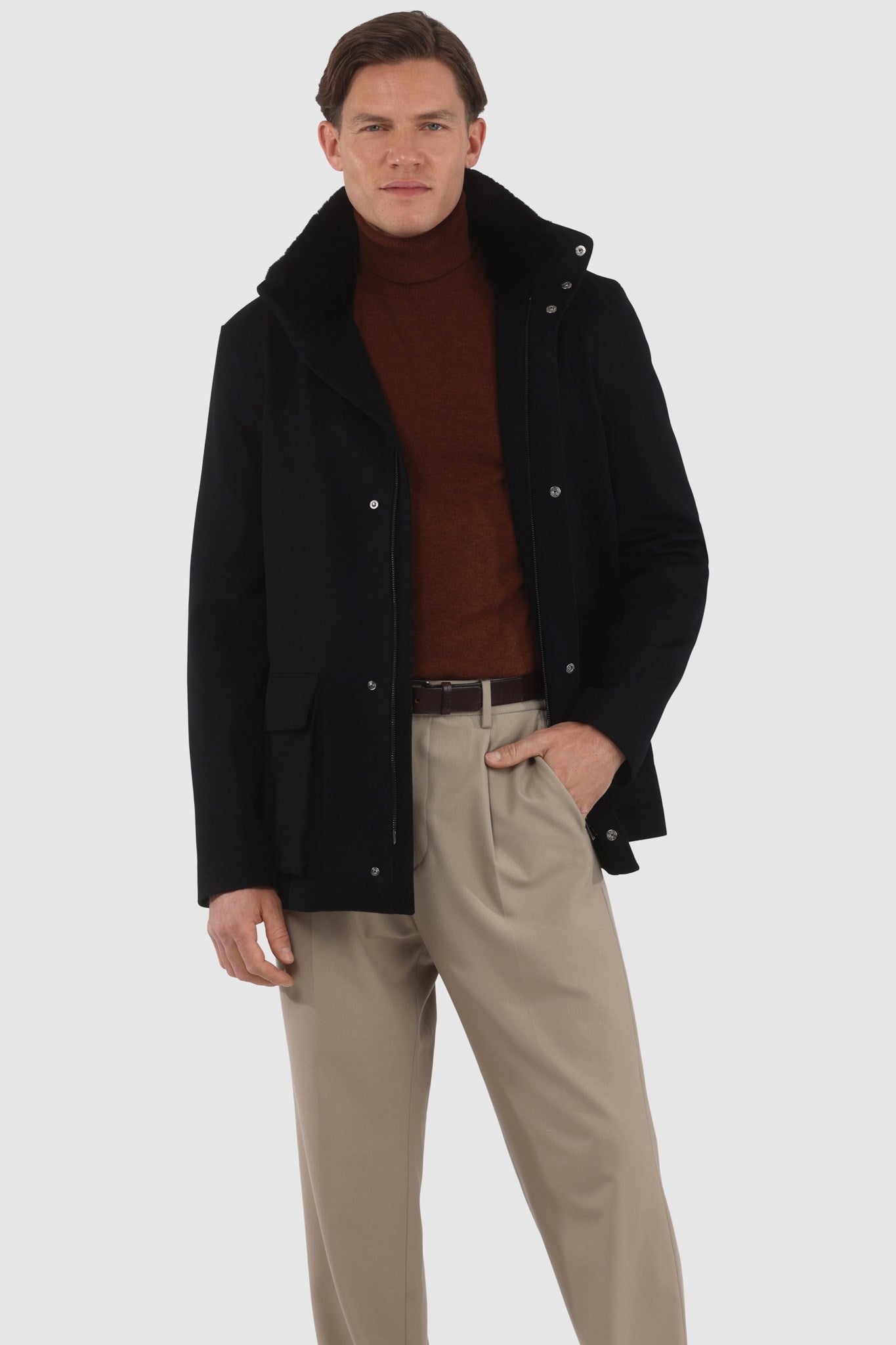 Veste pour homme confectionnée en laine Loro Piana avec col amovible en peau lainée d'agneau sélectionnée