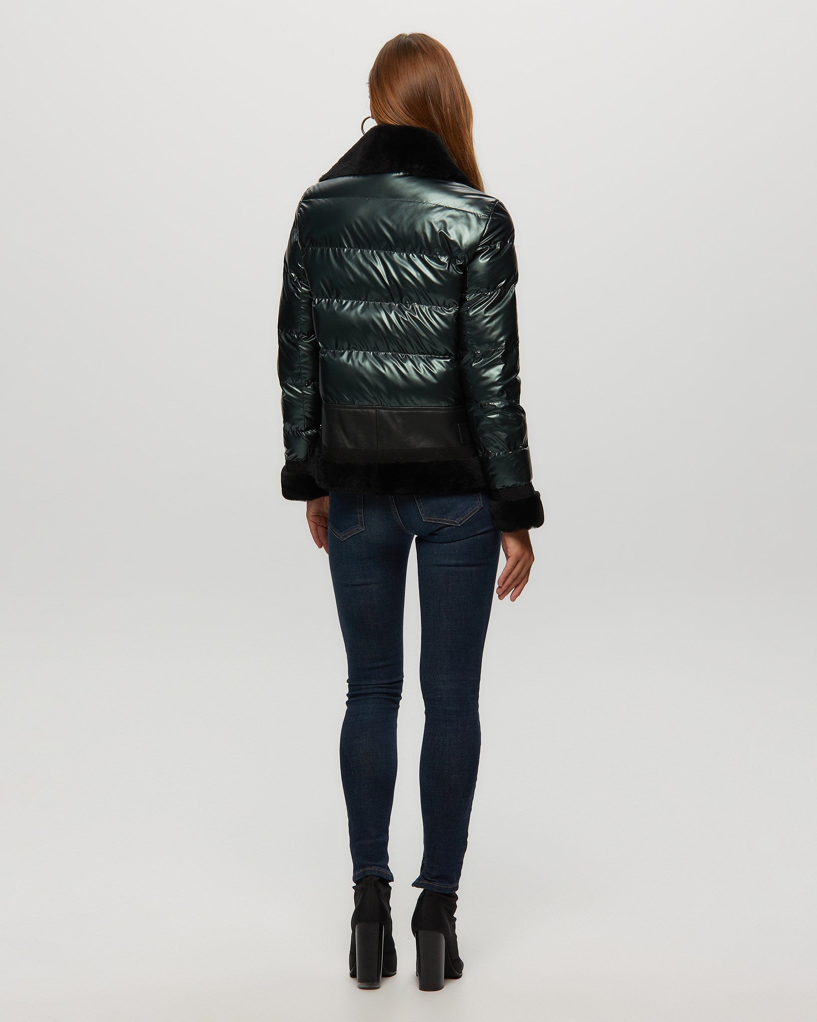 Veste matelassée avec bordure en peau d'agneau mérinos