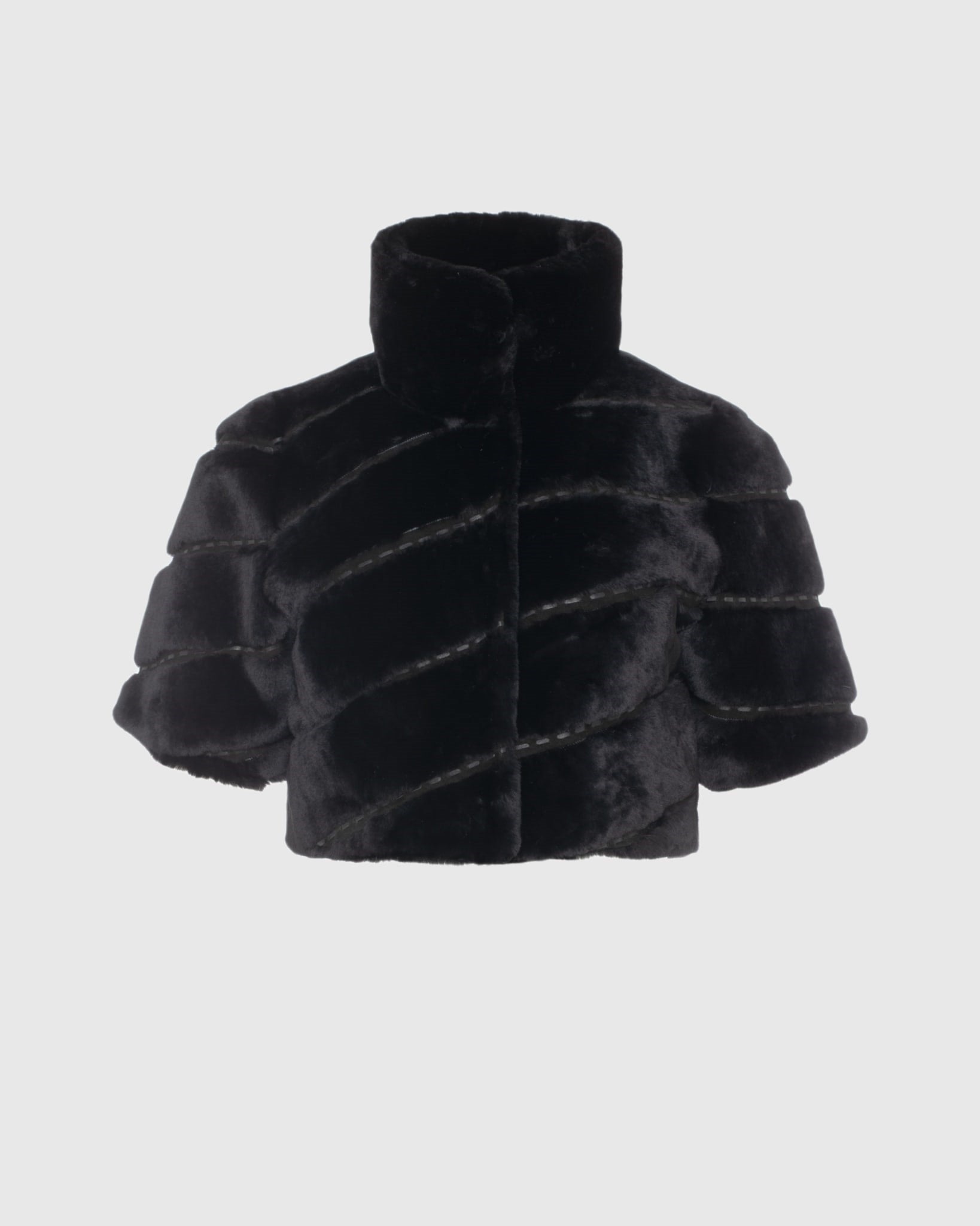 SÉLECTIONNEZ UN BOLÉRO DIAGONAL EN AGNEAU PEAU LAINE AVEC MANCHES COURTES