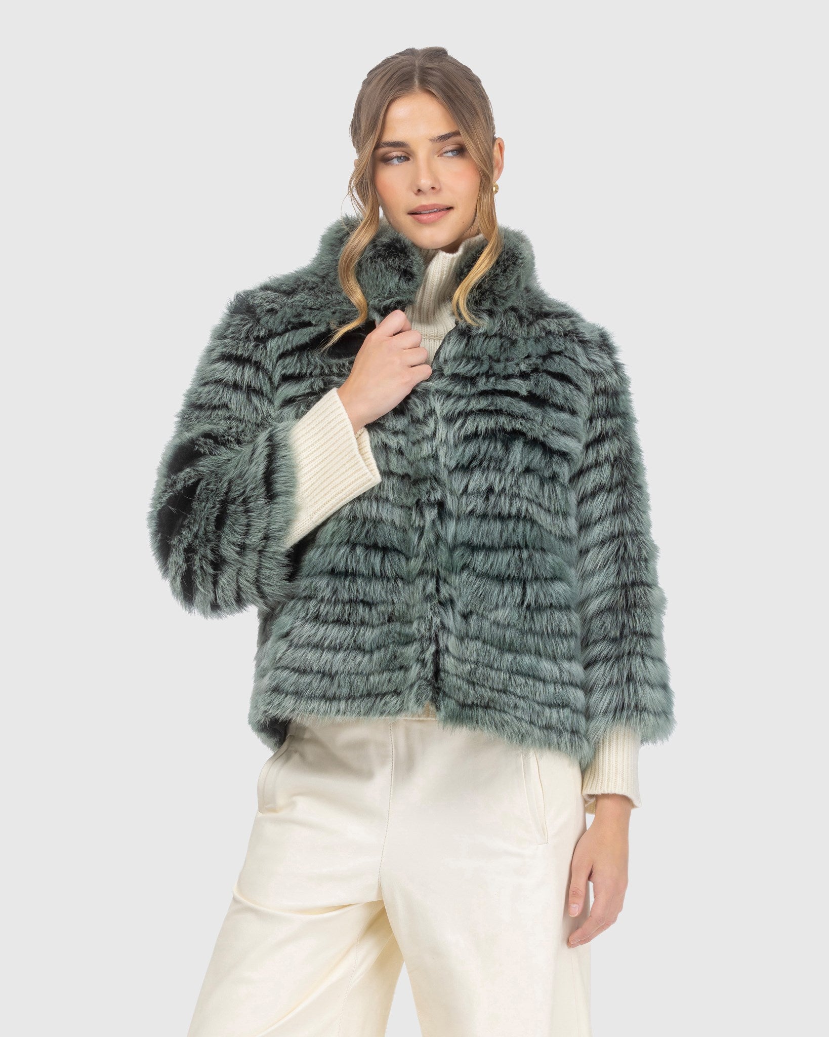 #Color_EMERALD BRISA