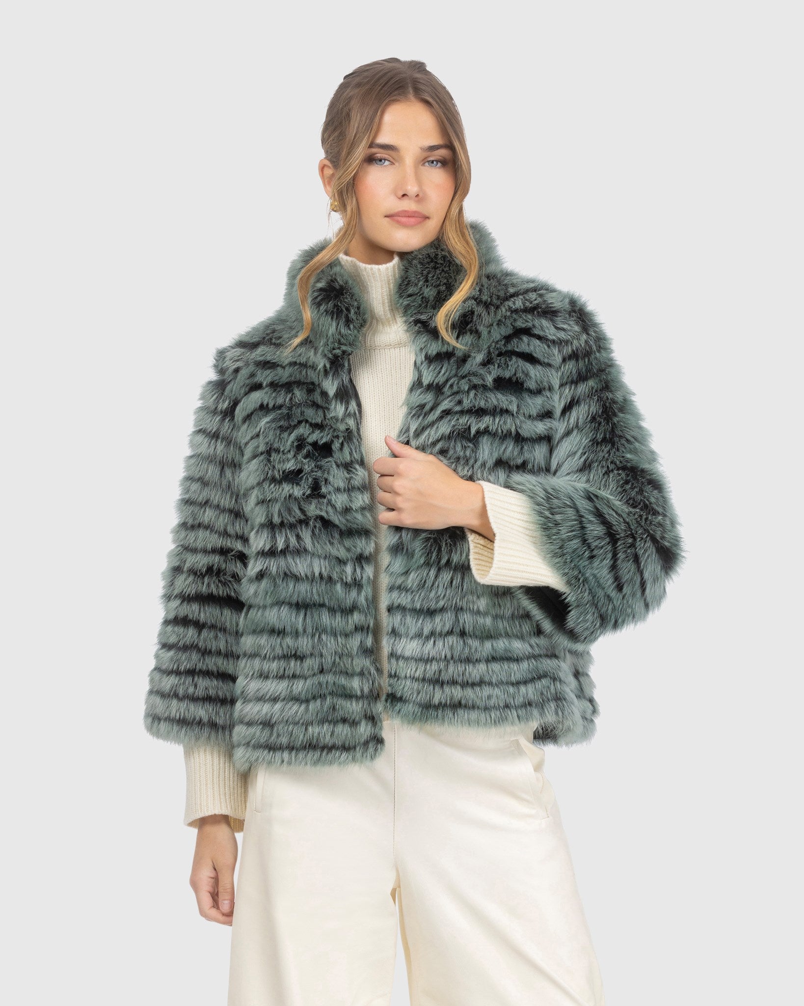 #Color_EMERALD BRISA