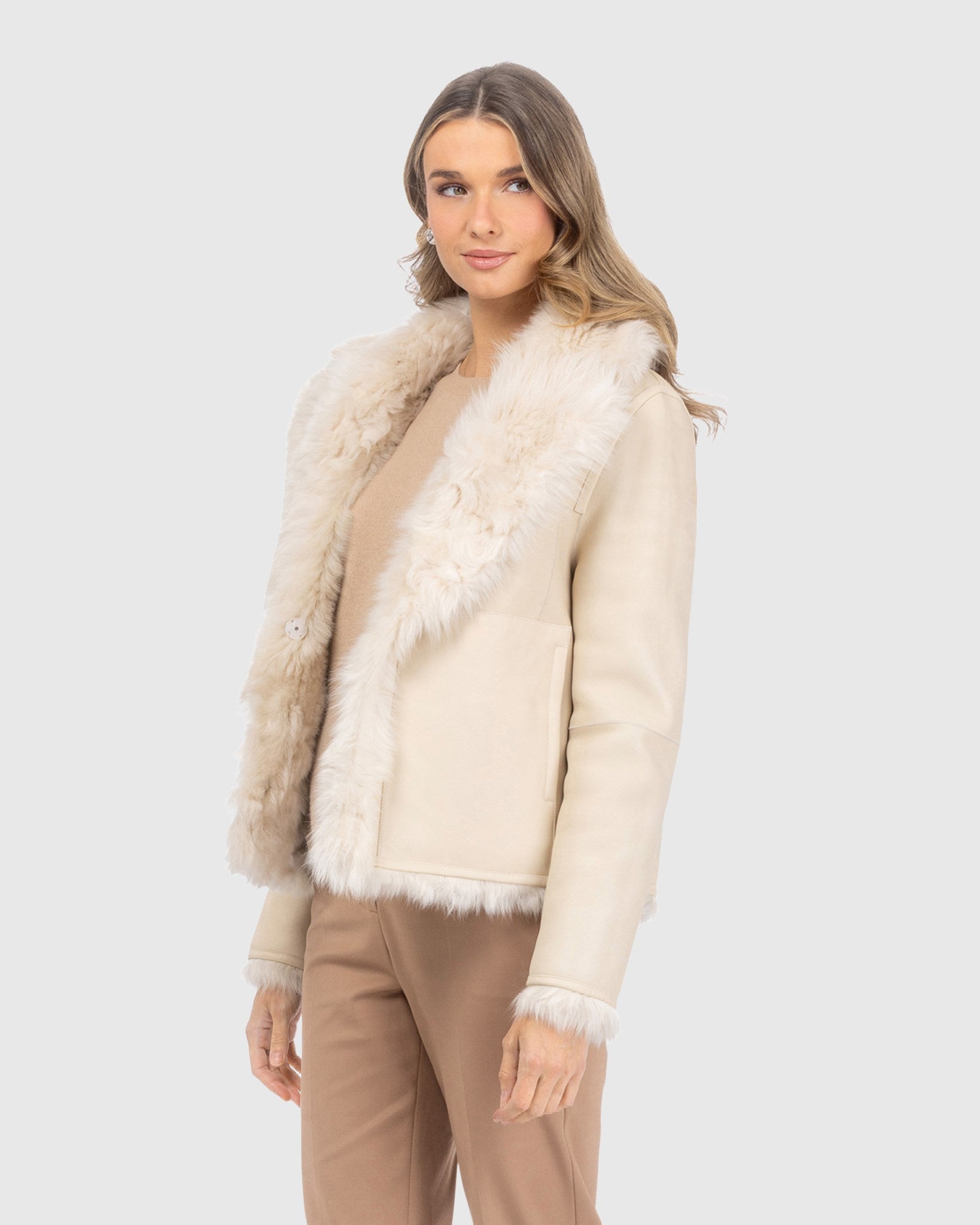 #Color_IVORY