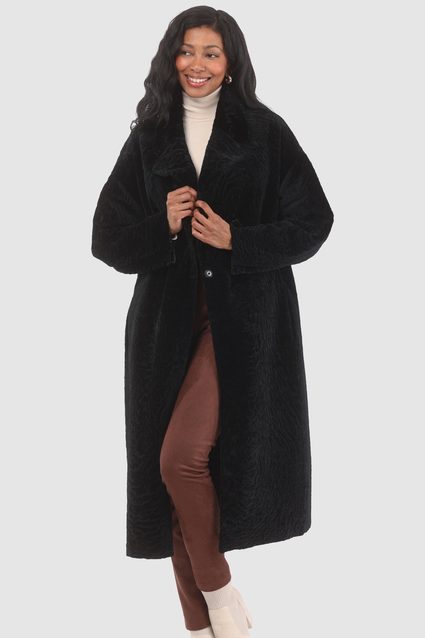 Manteau court réversible en peau de mouton retournée texturée