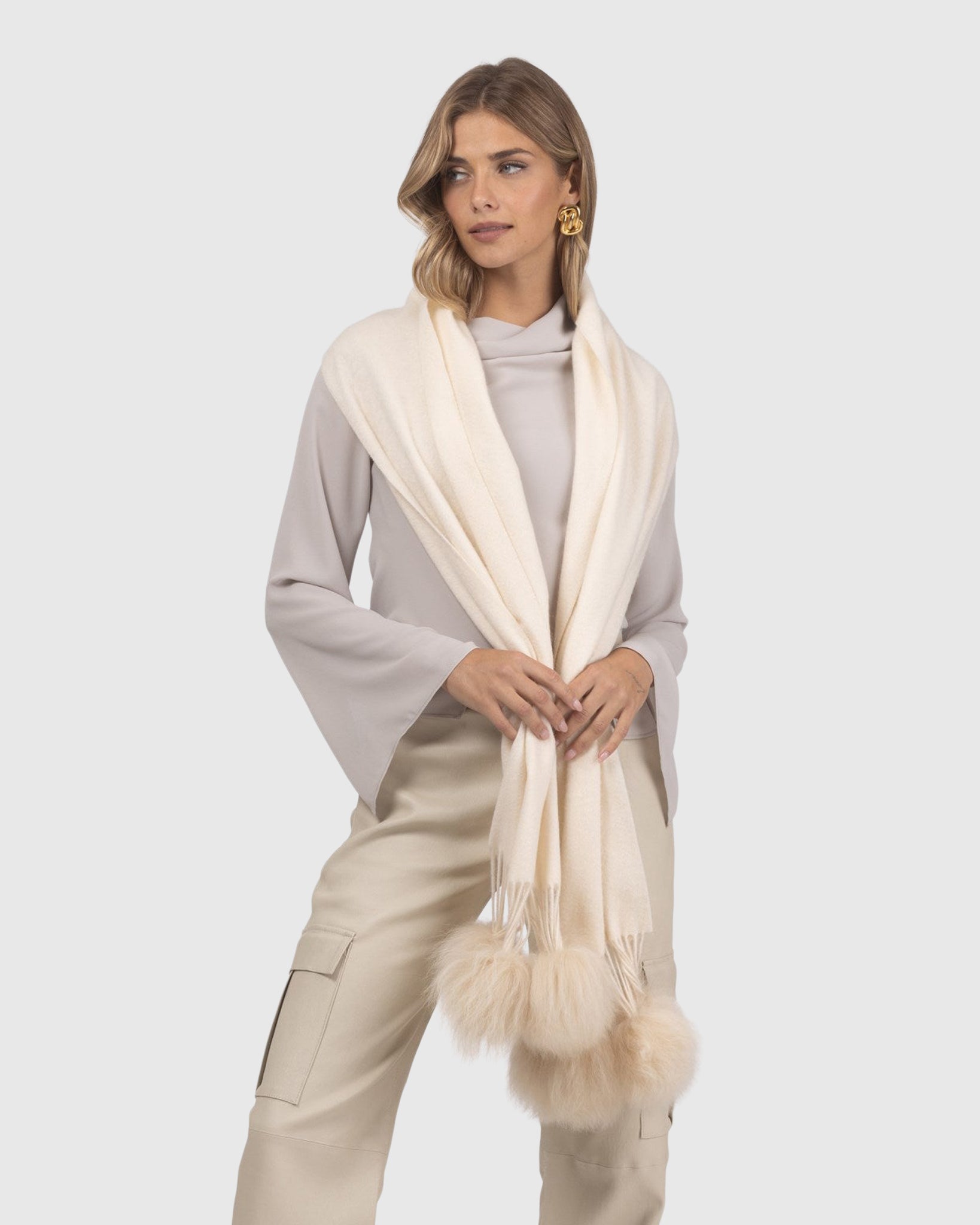 #Color_IVORY