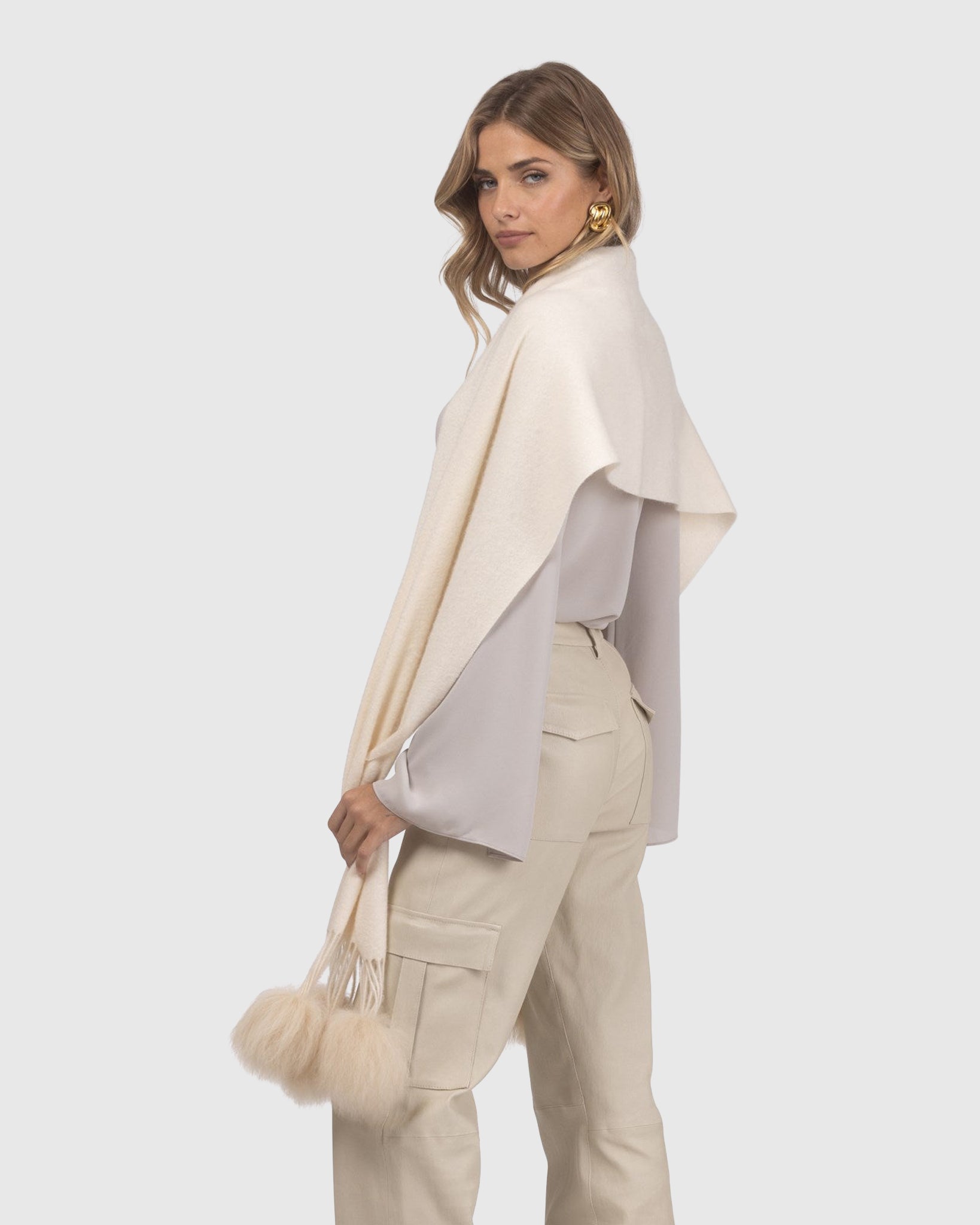#Color_IVORY