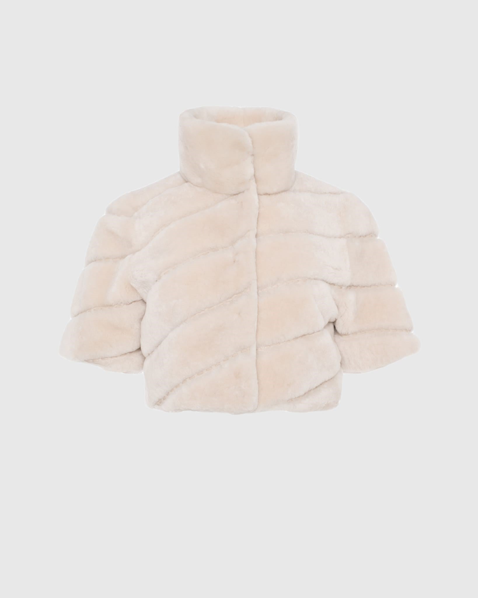 SÉLECTIONNEZ UN BOLÉRO DIAGONAL EN AGNEAU PEAU LAINE AVEC MANCHES COURTES